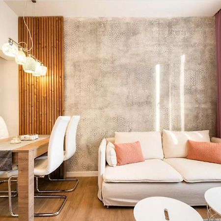 Stylish 1Bdr Central Apartment София Екстериор снимка
