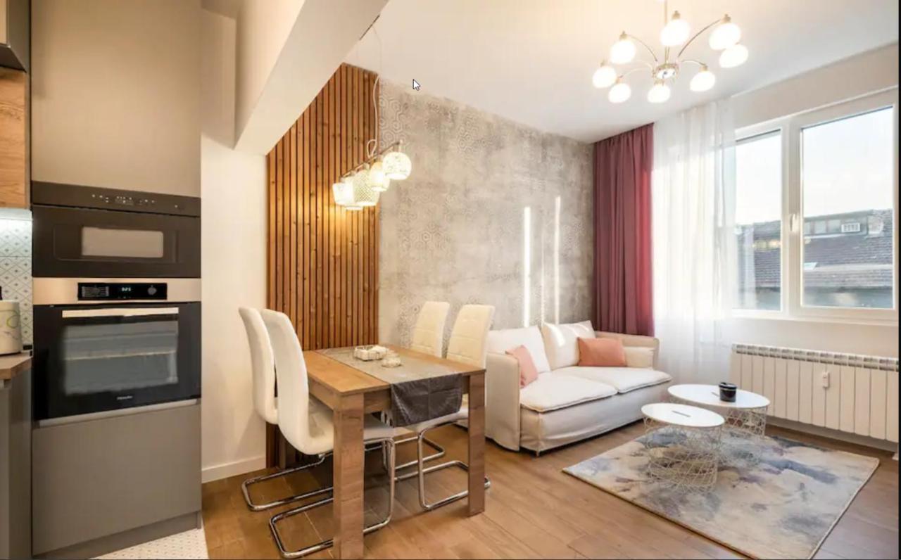 Stylish 1Bdr Central Apartment София Екстериор снимка
