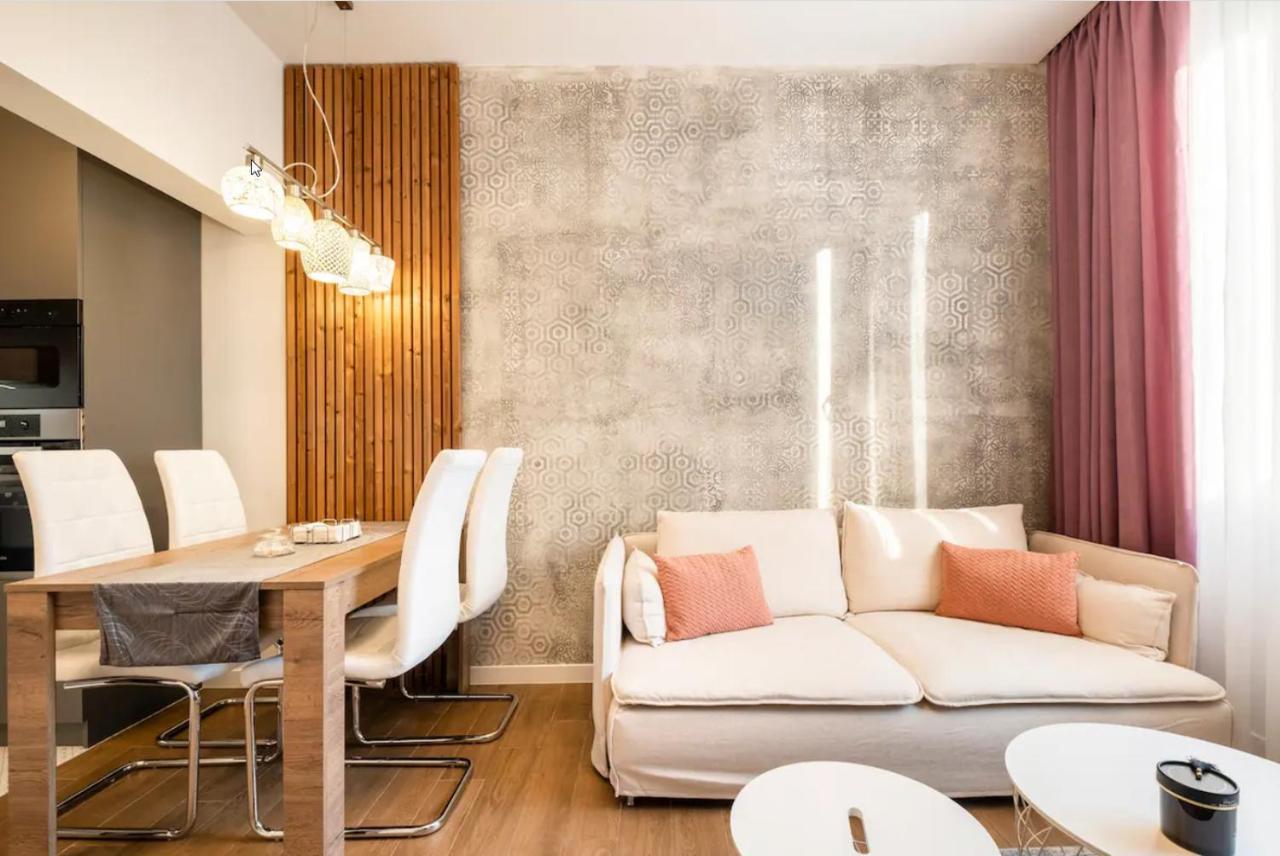 Stylish 1Bdr Central Apartment София Екстериор снимка