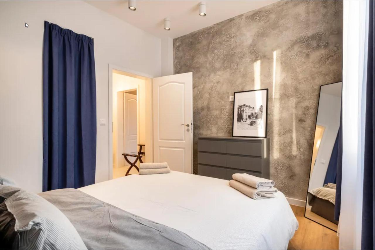 Stylish 1Bdr Central Apartment София Екстериор снимка