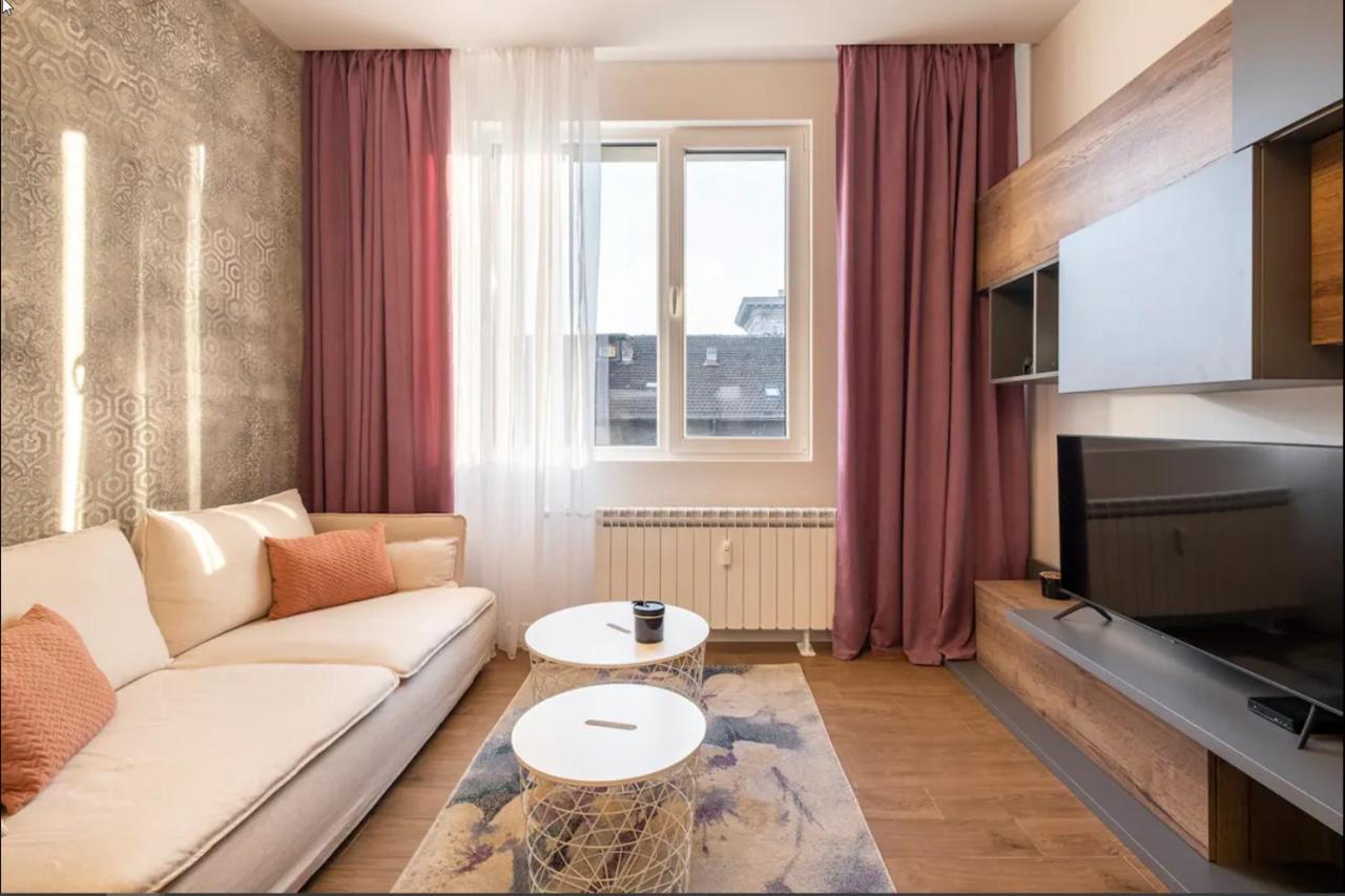Stylish 1Bdr Central Apartment София Екстериор снимка
